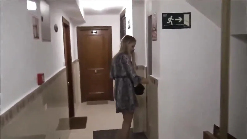 Siswet19 Deep Anal Fisting In The Elevator