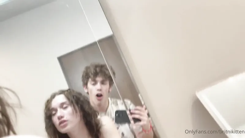 Blue-eyed Porn Britni Kitten Bathroom Sex