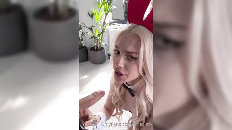 Naughty Bunny Tysria Likes Sucking Dick