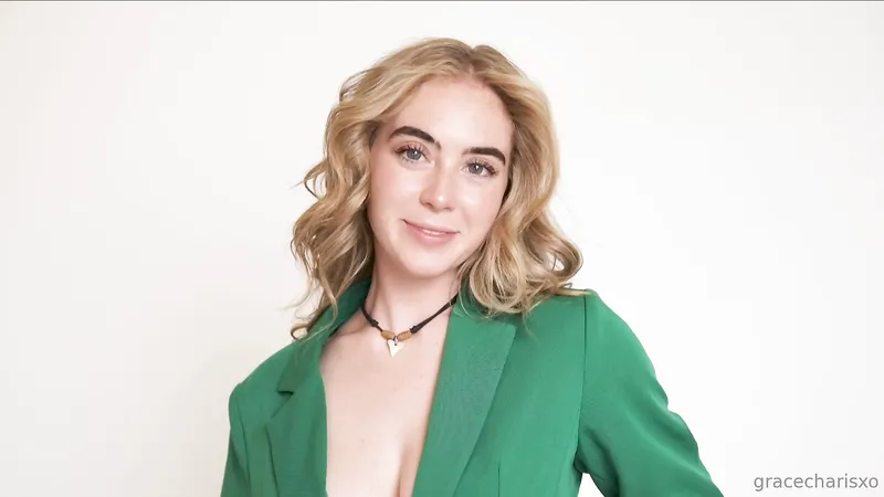 Teen Grace Charis Showing Tits In Green Jacket