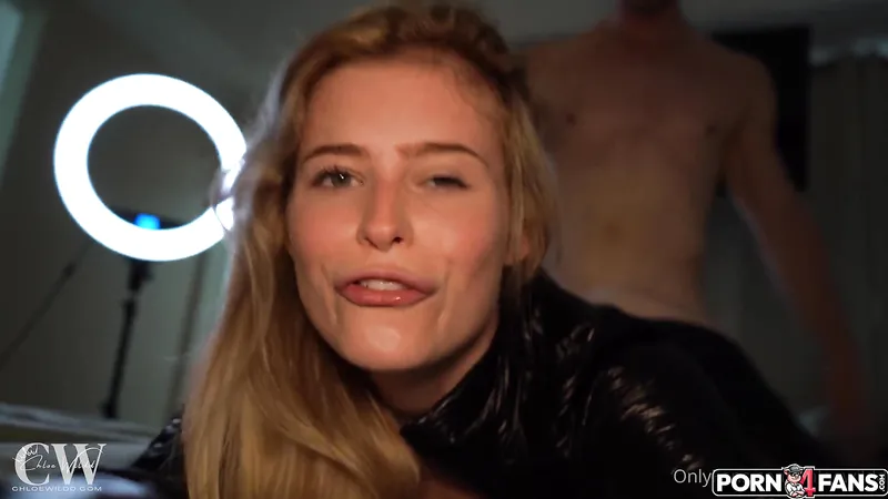 Horny Cat Woman Chloe Wildd Lets Thief Bang Her Pussy