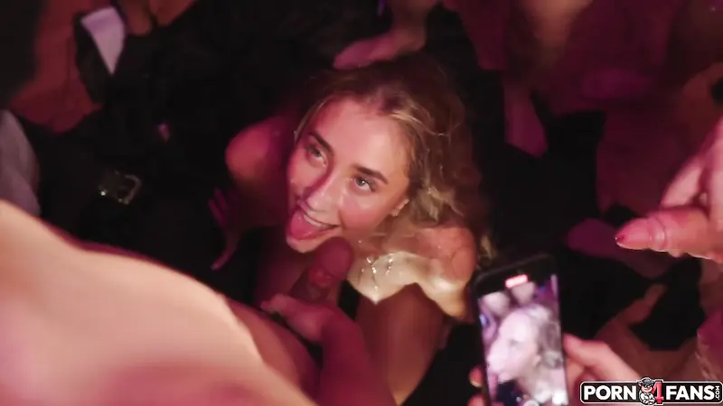 Lillian Phillips 40 Man Bukkake Gangbang Porn Video