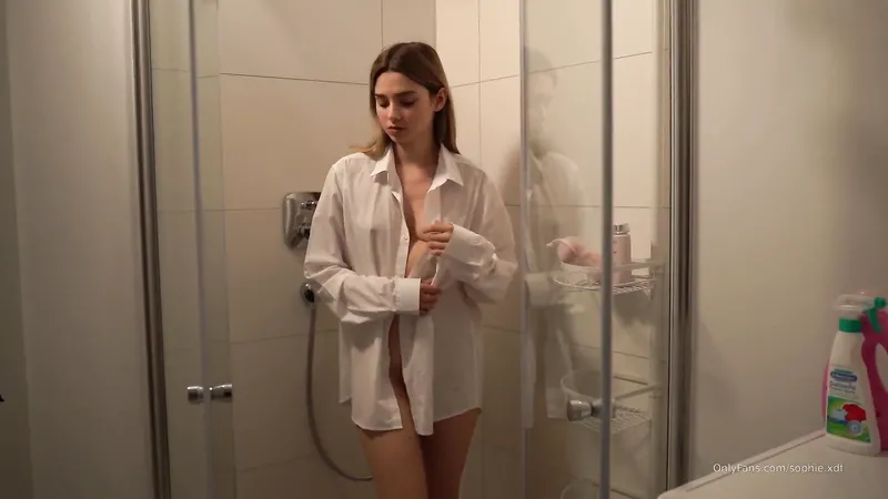 Sophie.xdt Naked Shower Video