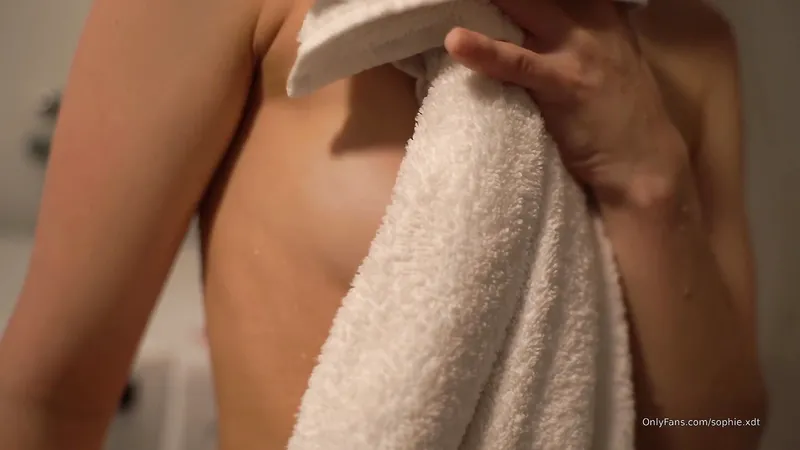 Sophie.xdt Naked Shower Video