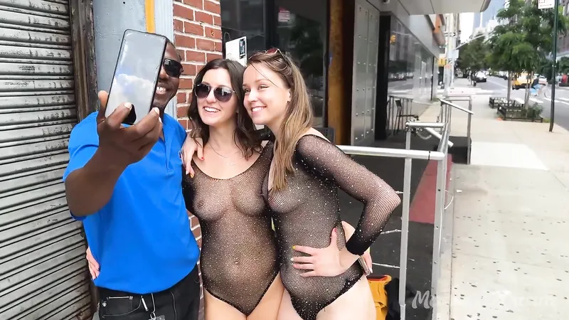 MissionIceCream and FlashingEmma Walk Around Naked In NYC - Part 2