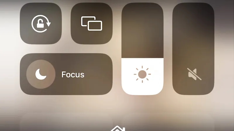 Izzy Green Threesome In Miniskirt