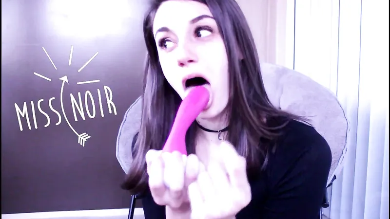 BlancNoir Playing With Her Pussy In Chair Video