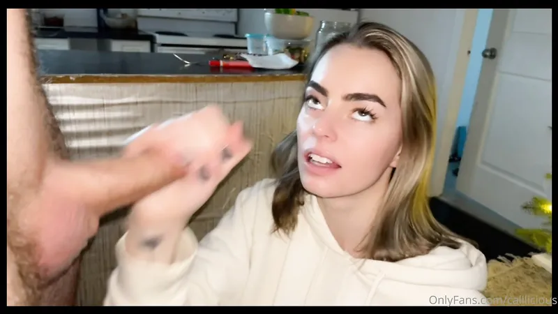 DeaRae Xmas Blowjob With Facial Video Leaked