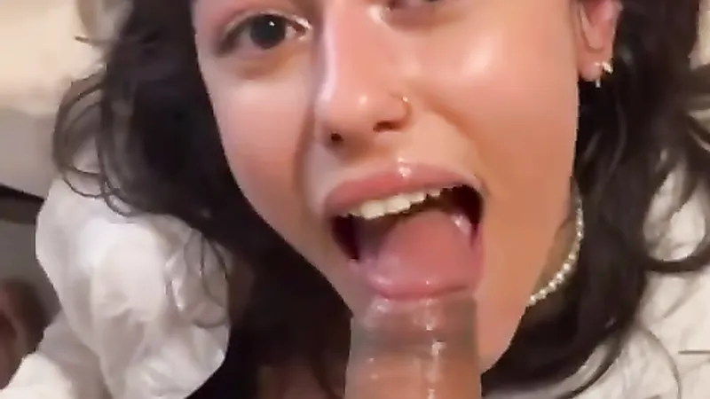 Izamariposa Leaked Close-Up Facefuck Blowjob