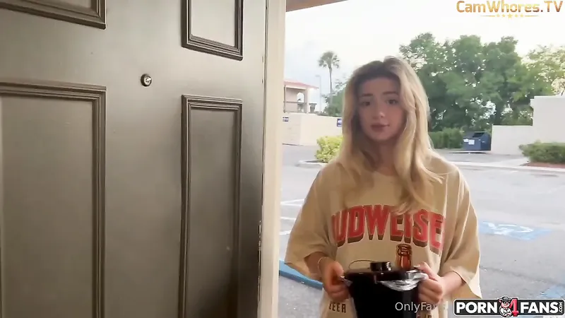 Autumren Pussy and Assfucked By Motel Stranger Porn Video Leaked