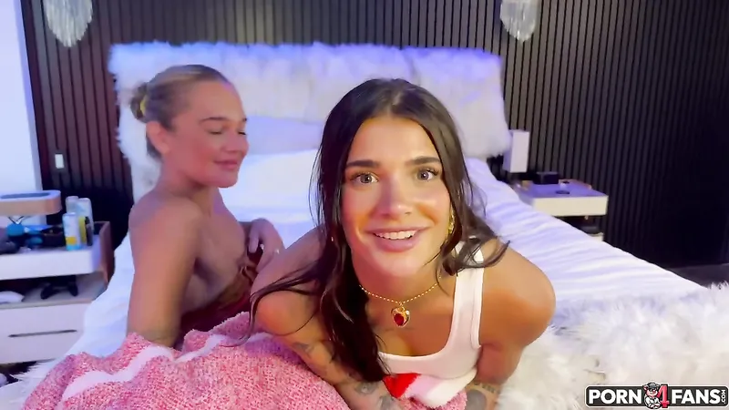 Arikytsya Quickie Lesbian Sex With Liza Vilchynska